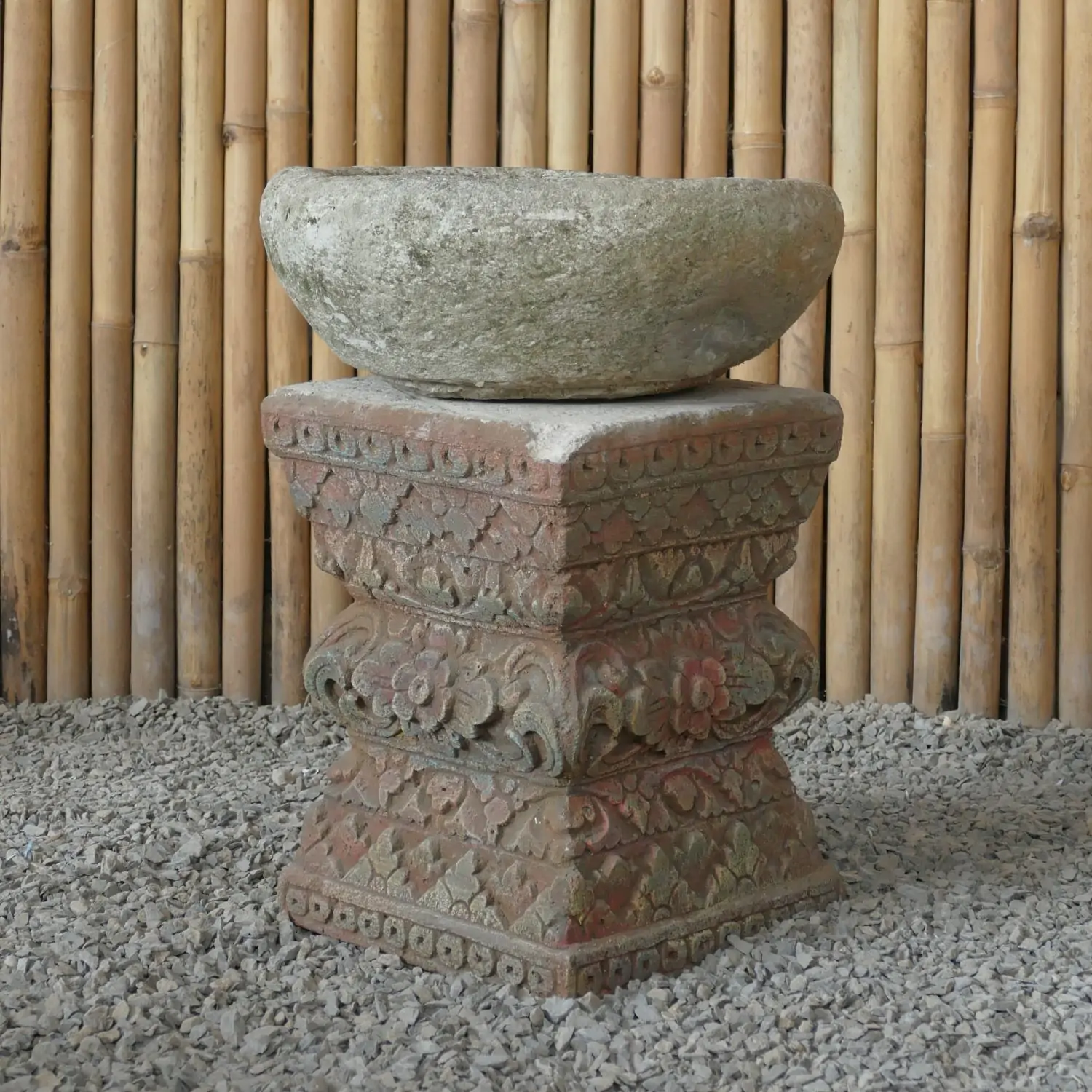  Product image 6 of the product “Balinese Set Stand with pot, made of cement, Total Height 60cm. The Pot has a Dia. of about 40cm with a height of 16cm. The stand has a width of 35 cm and a height of 45cm ”